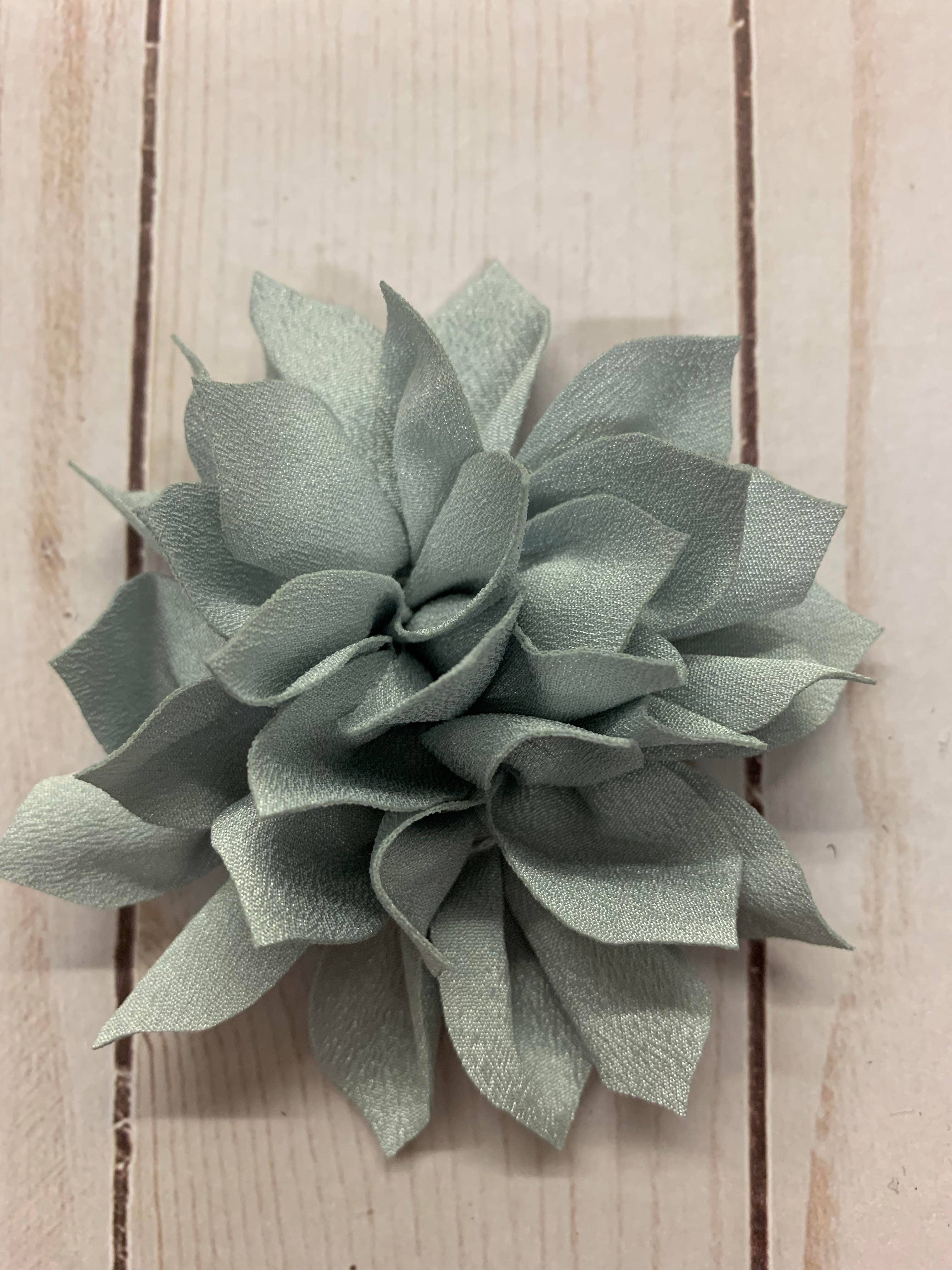 Lily Flower Clip - Medium
