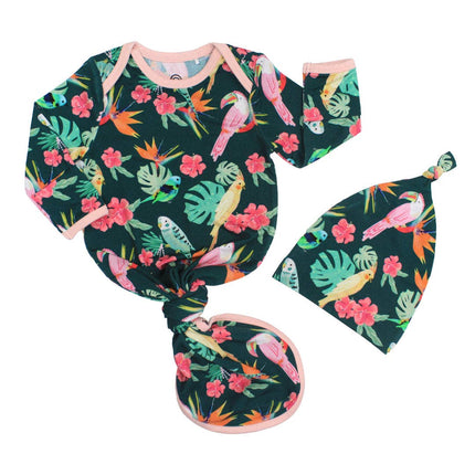 Isla Botánica Tropical Birds Bamboo Gown and Hat Newborn Baby Gift Set