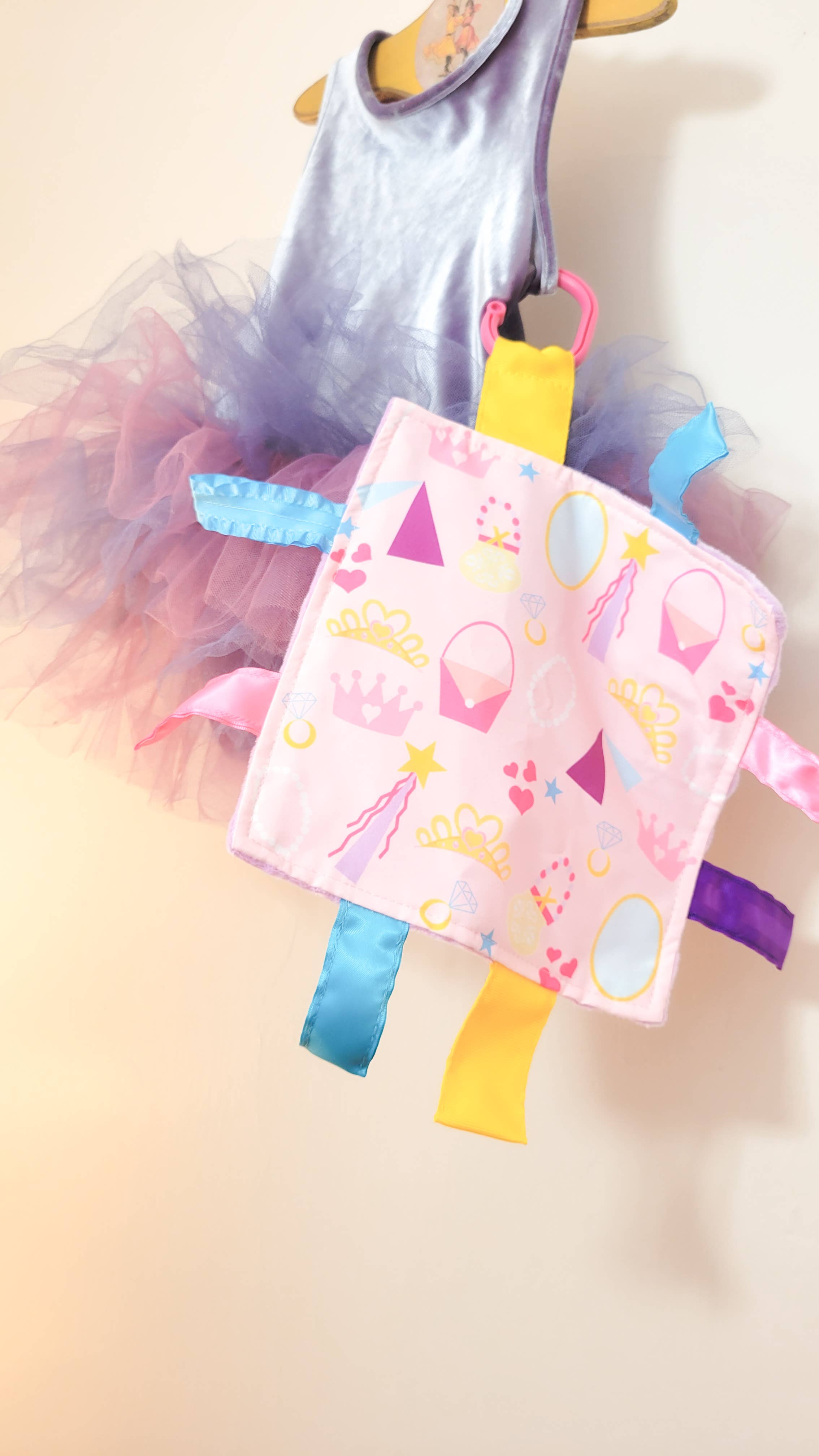 Crinkle Tag Sensory Toy-Princess Dress Up