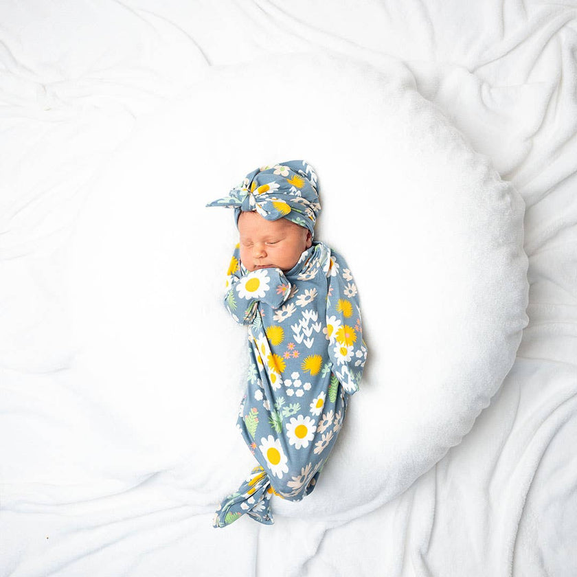 Blue Daisy Bamboo Gown Newborn Baby Gift Set