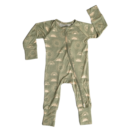 The softest bamboo baby pajamas in our Celestial Sun pattern! This neutral print is perfect for baby all year long. 