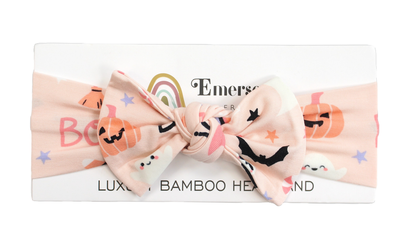 The softest bamboo baby bow headbands ever! Pair these adorable accessories with onesies, dresses, bloomers, and gowns for the cutest girl outfits.